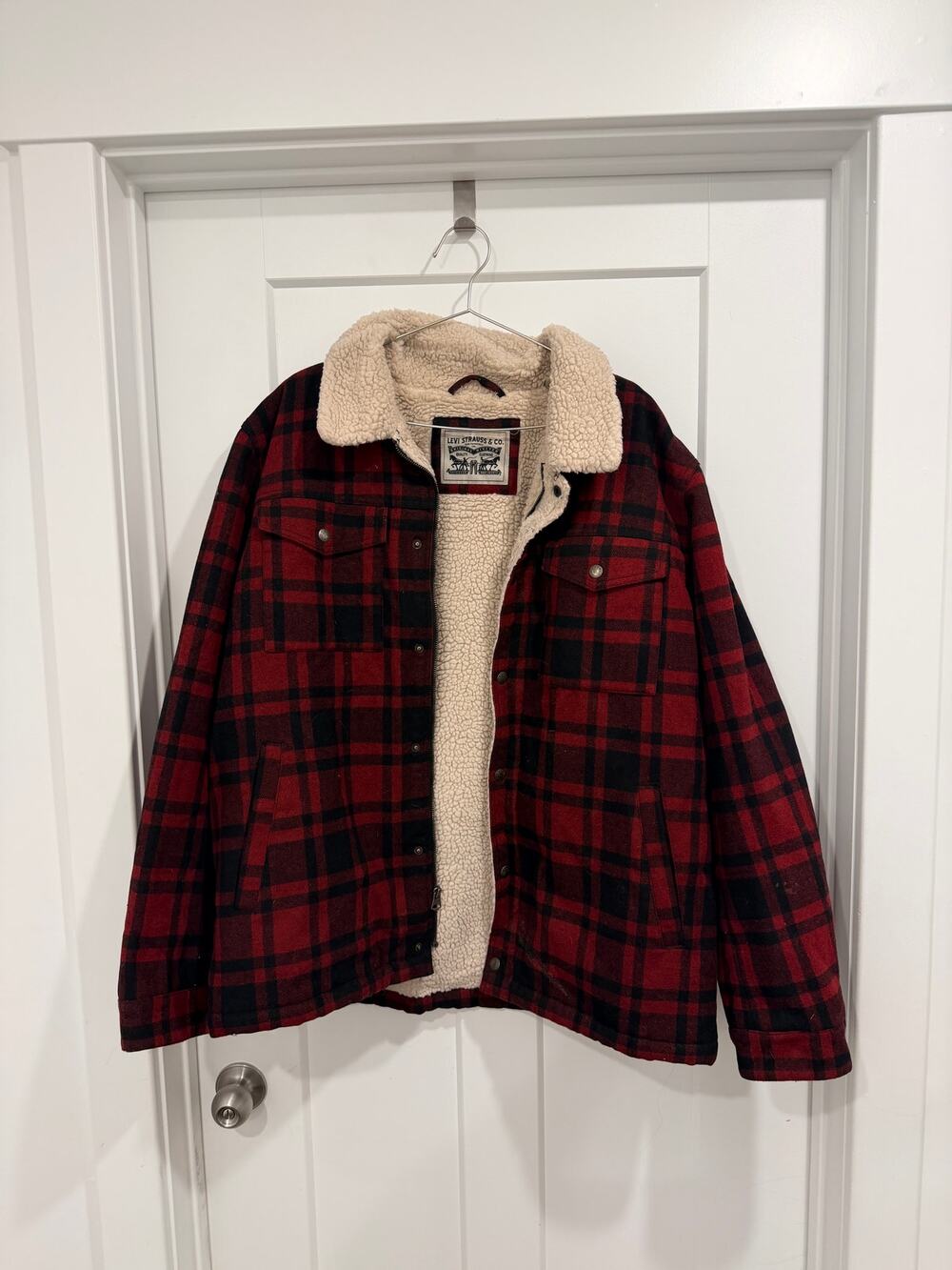 Levi’s Men’s XXL Red & Black Plaid Sherpa-Lined Trucker Jacket